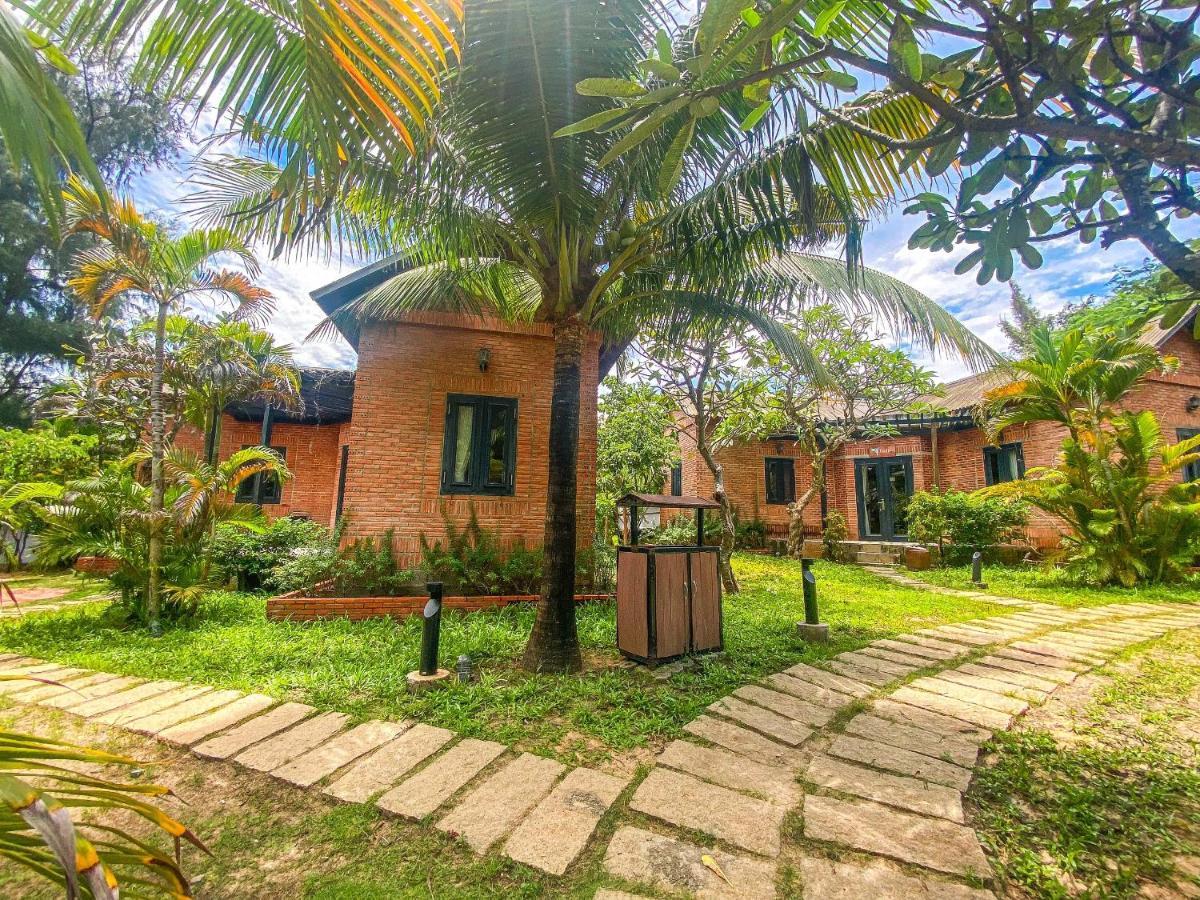 Long Hai Channel Beach Resort Экстерьер фото