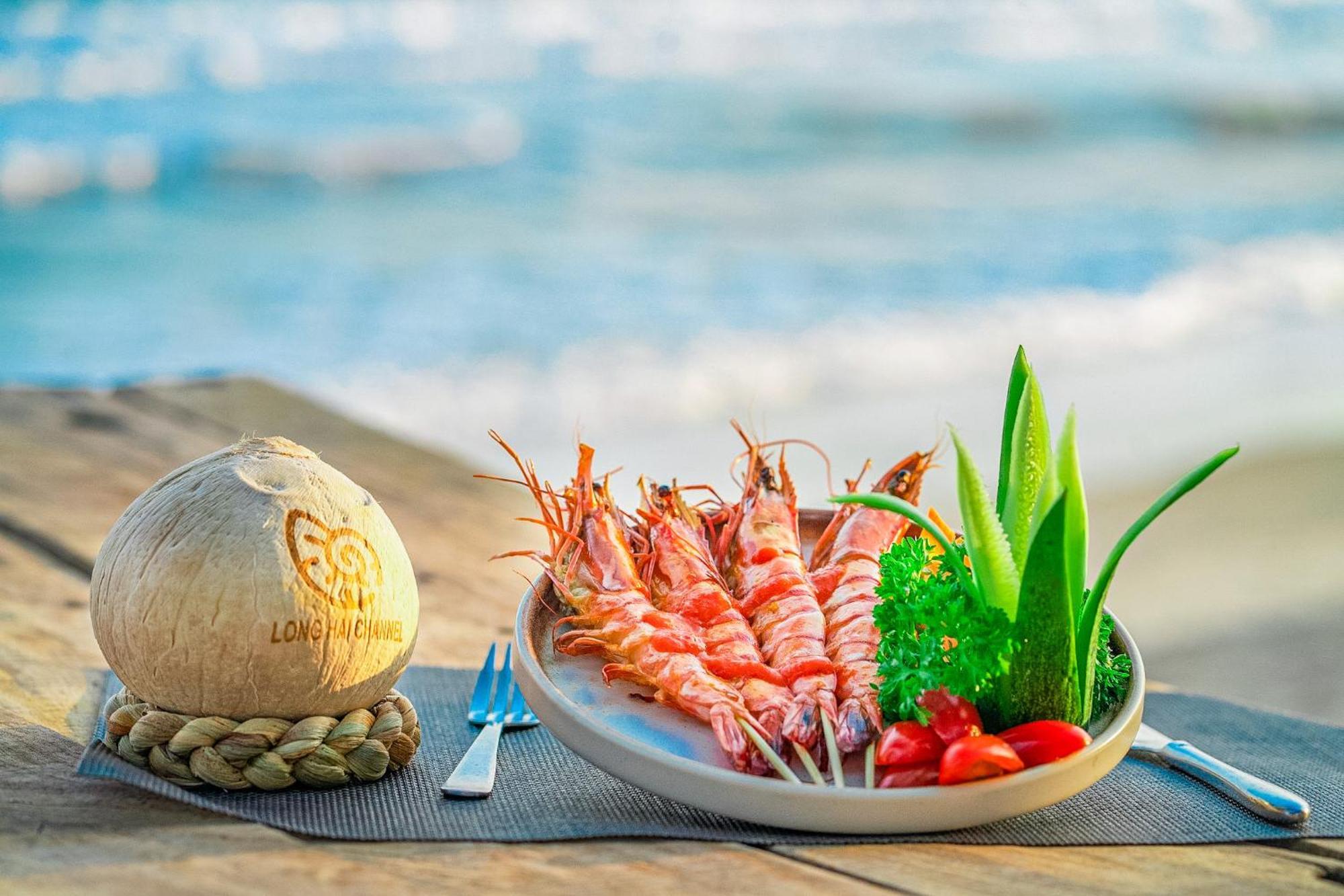 Long Hai Channel Beach Resort Экстерьер фото